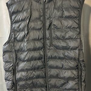 Men's Black Puffer Vest
